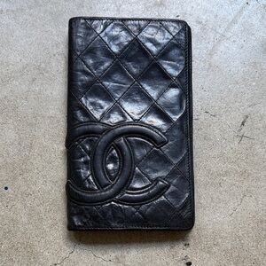 CHANEL Black Quilted Leather wallet - authentic